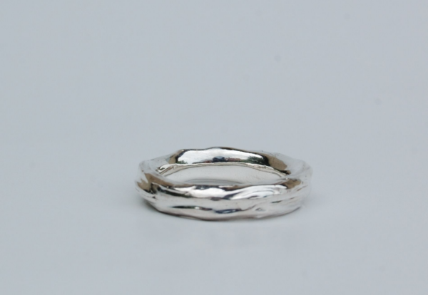 Das ist der bislang größte Ringe der Reihe „gemalte Ringe“ und somit auch der Letzte dieser Reihe.
